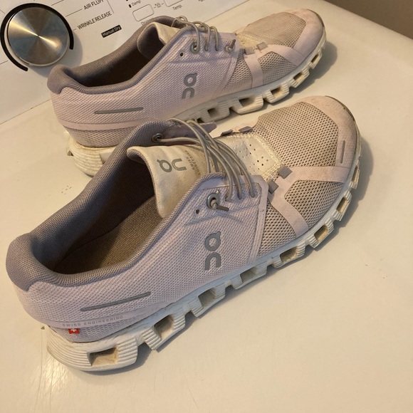 On Cloud 5 Running Shoes Womens Size 9 Lily Frost Purple Lavender - Picture 2 of 6